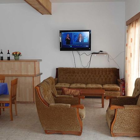 Aeriko Hotel Apartments Agia Marina  Екстериор снимка